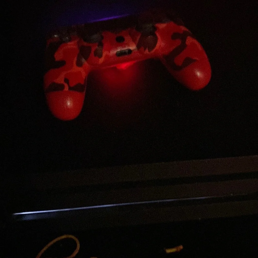 PS4 it is black